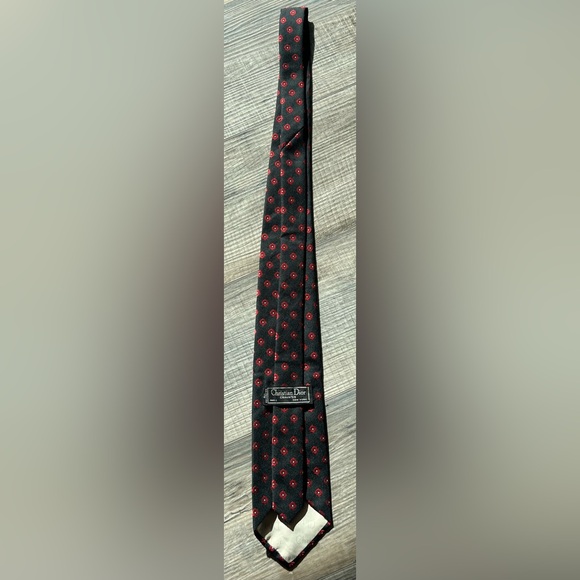 Dior Black and Red Silk Tie with Classic Pattern - Picture 4 of 10